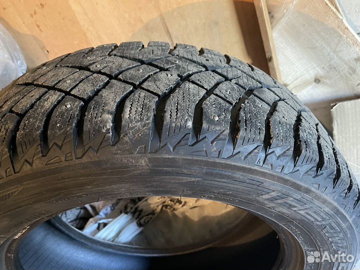 Nitto Therma Spike 225/60 R17