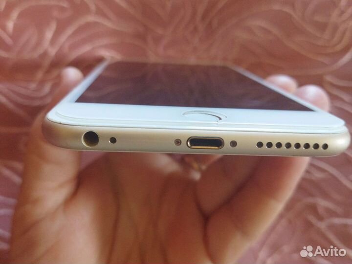 Телефон iPhone