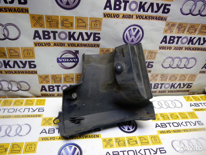 Порог пластиковый правый передний Вольво XC90