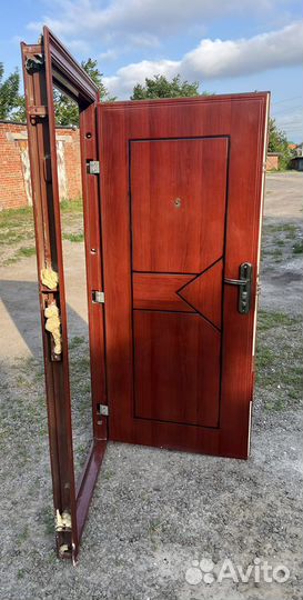 Дверь входная металлическая