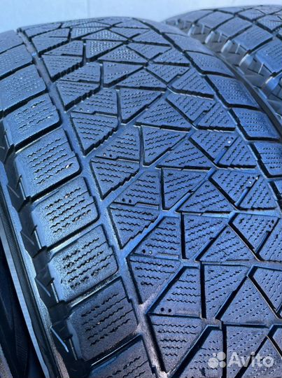 Bridgestone Blizzak DM-V2 235/65 R17