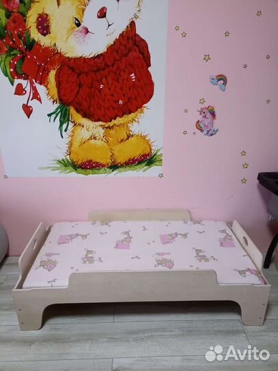 Детская кровать с матрасом