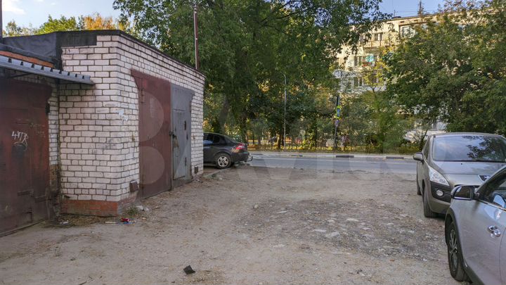 Гараж, > 30 м²