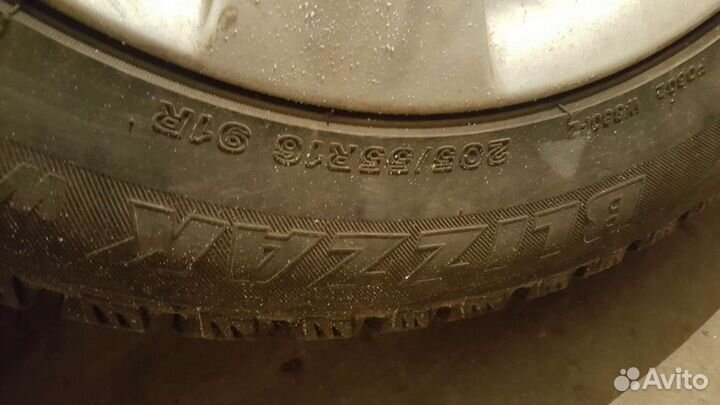Продам 2 комплекта зимней резины на дисках