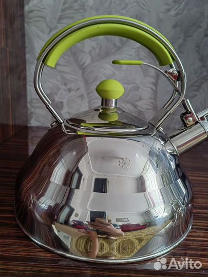 Чайник Со свистком новый