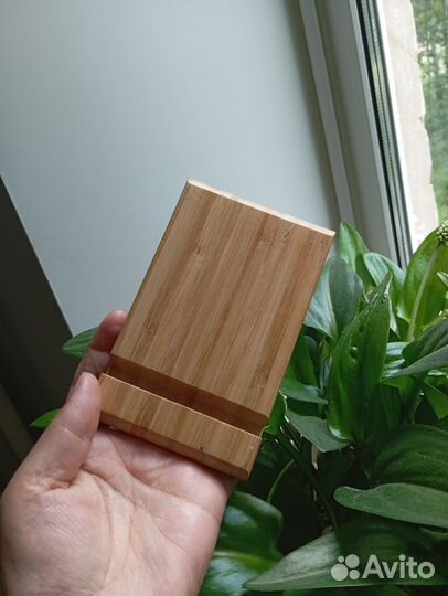 Подставка для телефона или планшета деревянная