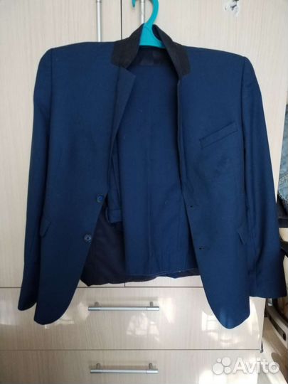 Школьный костюм (7 кл)и кожаные туфли 39 размер