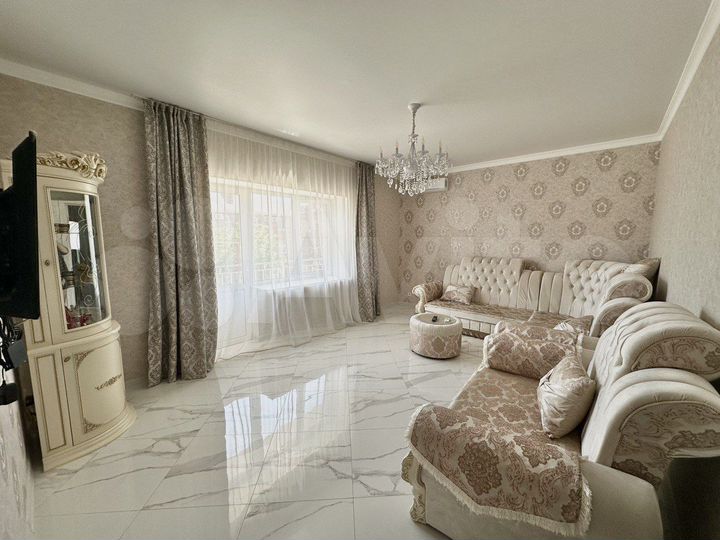 3-к. квартира, 90 м², 2/4 эт.