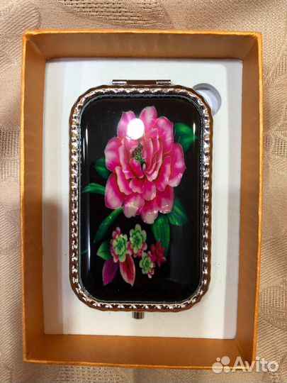 Зеркало косметическое