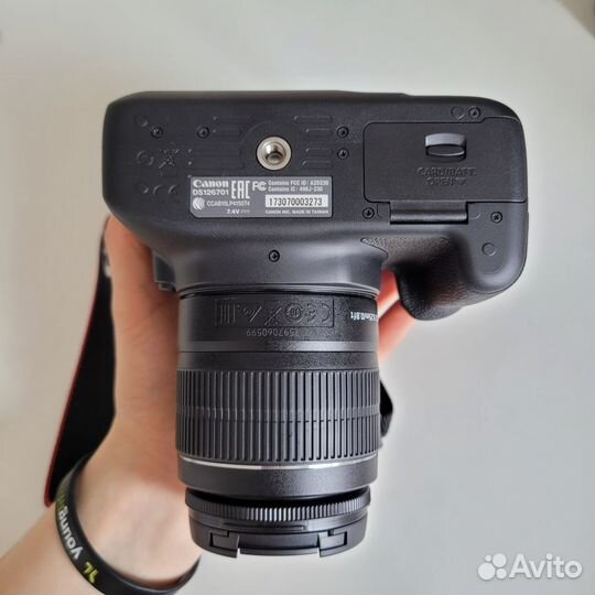 Зеркальный фотоаппарат Canon 4000D Новый