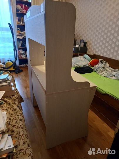 Письменный стол