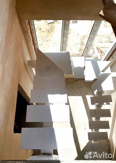 Лестница г-образная на дачу