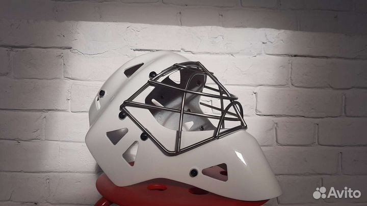 Новый вратарский шлем VRTmask матрица /Wall Retro