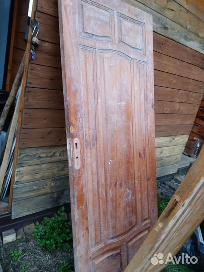 Двери межкомнатные из массива