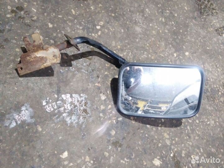 Стойка зеркала,зеркало Nissan Atlas H41