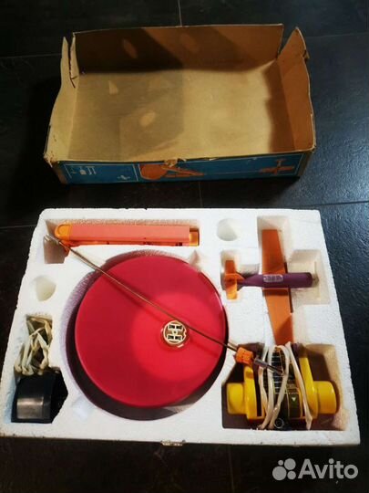 Советская игрушка самолёт