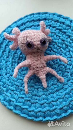 Аксолотль игрушка амигуруми