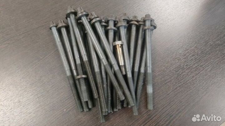 Болт гбц Bmw 750Lix F02 N63 4.4I 2009