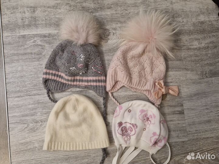 Детская шапка с натуральным помпоном