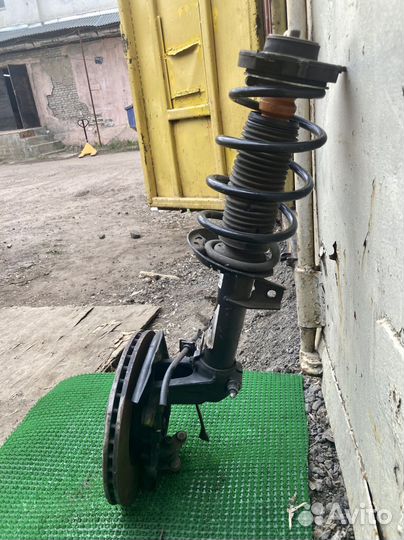 Амортизатор передний левый VW Tiguan NF