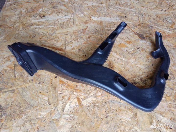 Воздуховод салона Opel Astra J седан 1.6 бензин