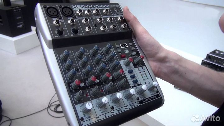 Behringer QX602MP3 - Микшерный пульт