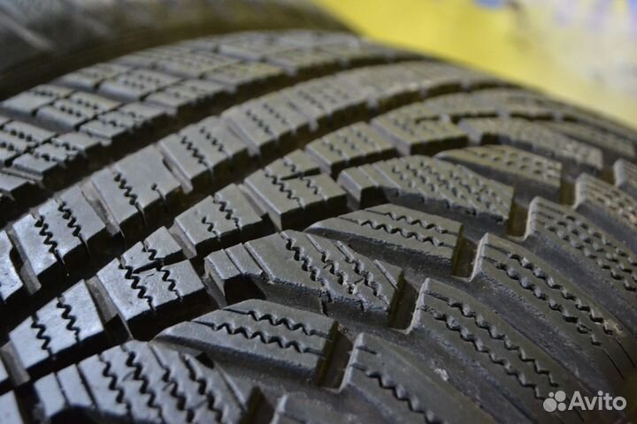 Hankook Winter I'Cept Evo2 W320 235/55 R17