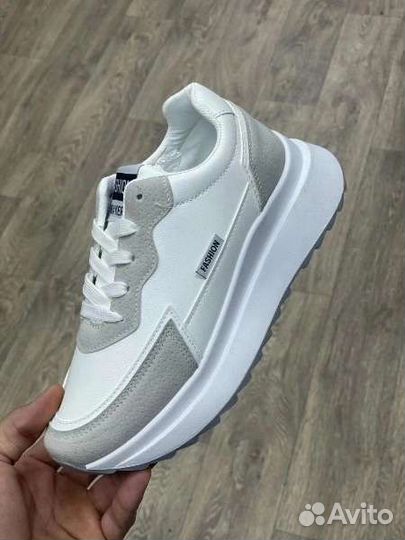 Кроссовки