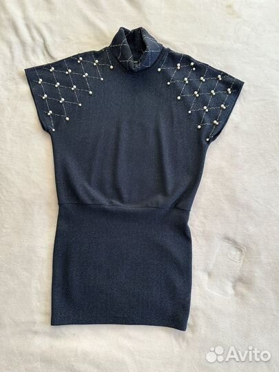 Платье с жемчугом. Выше колена. Посадка на бедрах