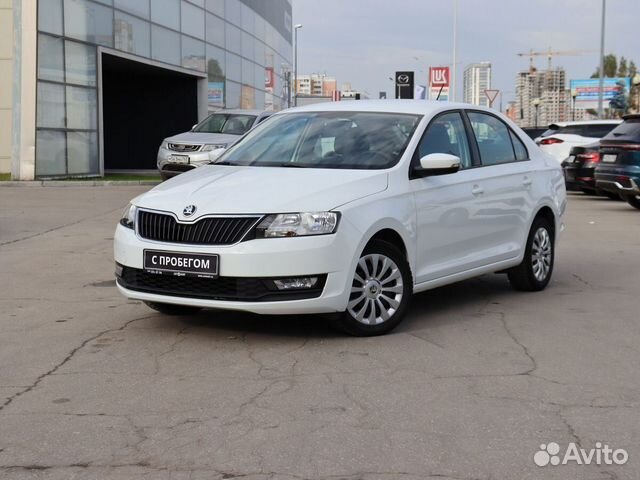 Skoda Rapid 1.6 AT, 2019, 69 044 км с пробегом, цена 1435000 руб.