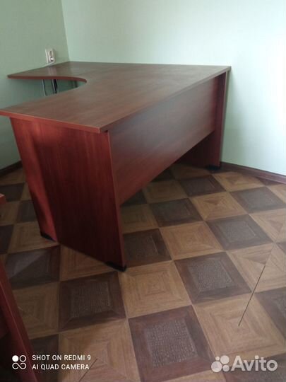 Угловой письменный стол