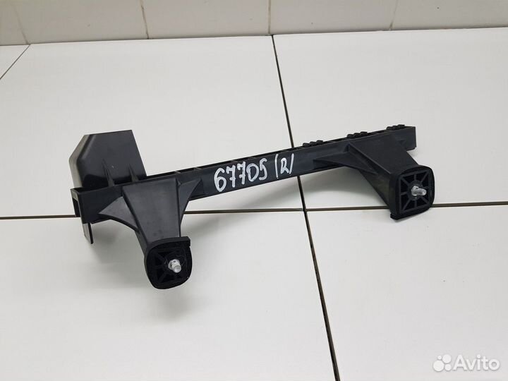 Направляющая переднего правого стекла