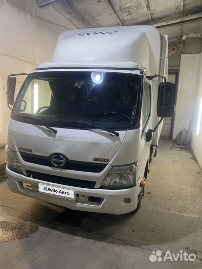 Hino 300 (Dutro), 2015