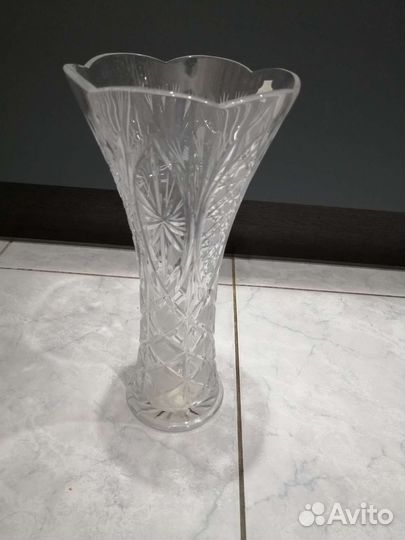 Хрустальная ваза