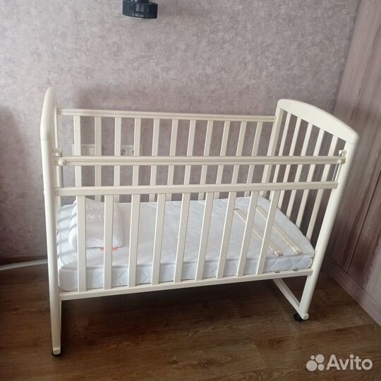 Детская кроватка (б/у)