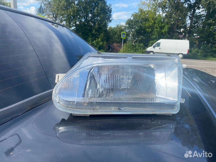 Фара передняя левая