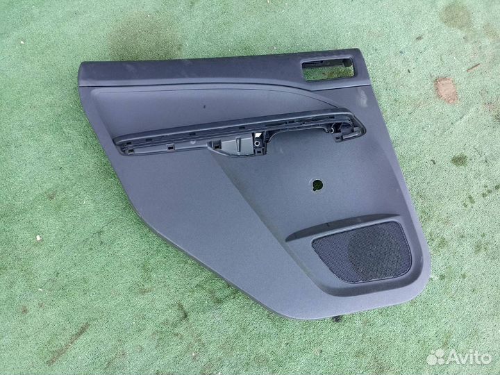 Обшивка двери задняя левая Ford C Max 1.8 2006