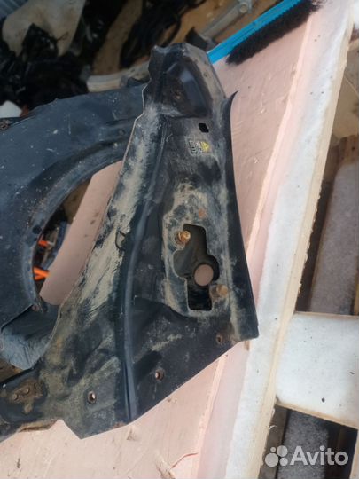 Передняя панель (телевизор) R. Mercedes W164