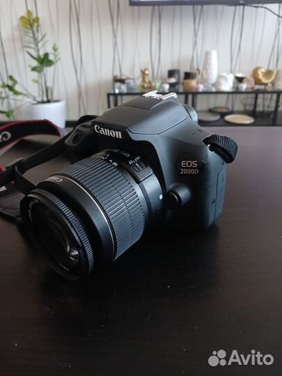 Продам фотоаппарат Canon 2000d