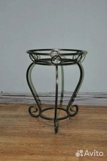 Подставка для цветов кованая