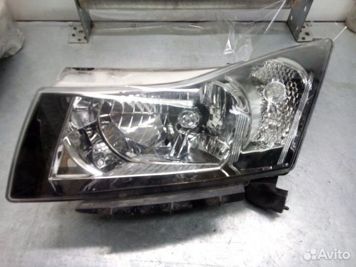 Фара левая Chevrolet Cruze 2009-2016