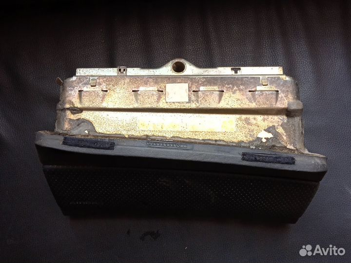 Подушка безопасности в торпедо для Audi 80/90 B4