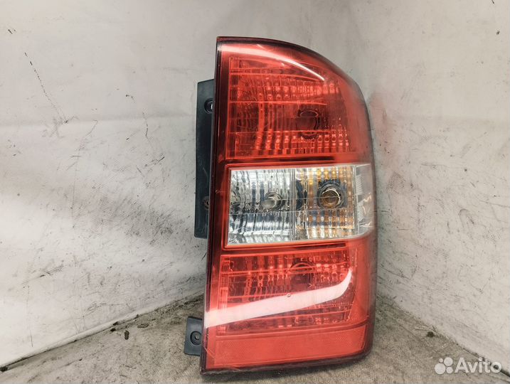 Фонарь правый Kia Carnival 2