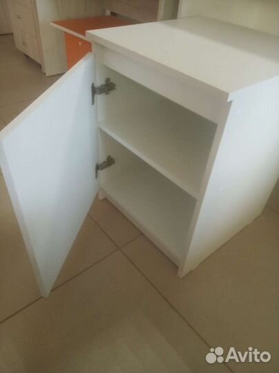 Тумба с дверцей