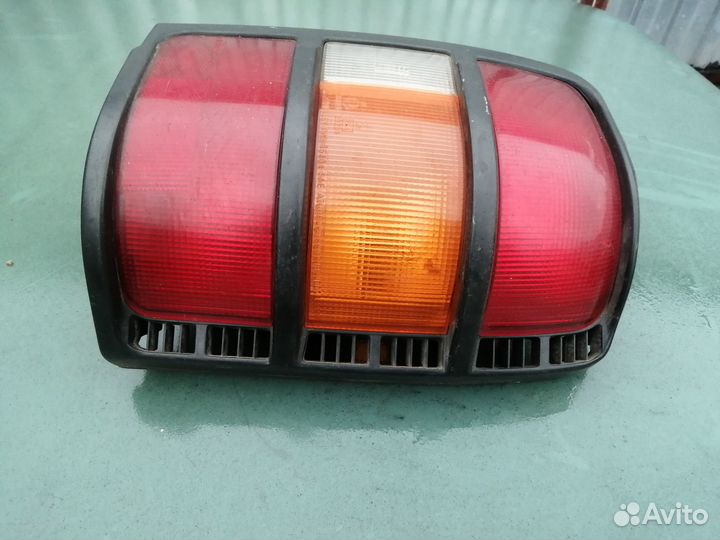Фонарь задний правый Mitsubishi Pajero 2