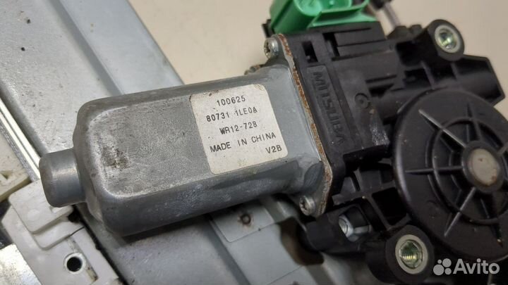 Стеклоподъемник электрический правый передний Infiniti QX56