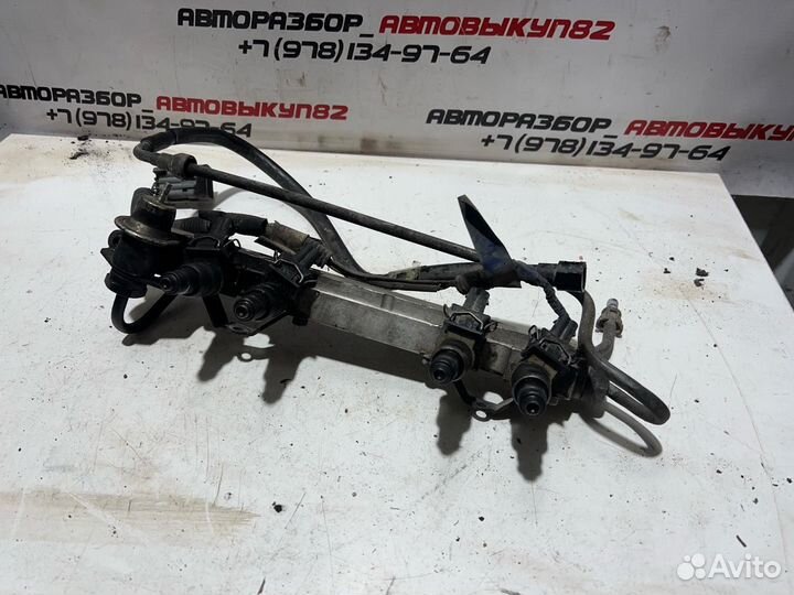 Топливная рампа форсунки ваз 2110 2111 2112 Лада