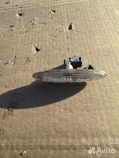 Левый повторитель Toyota Camry V40