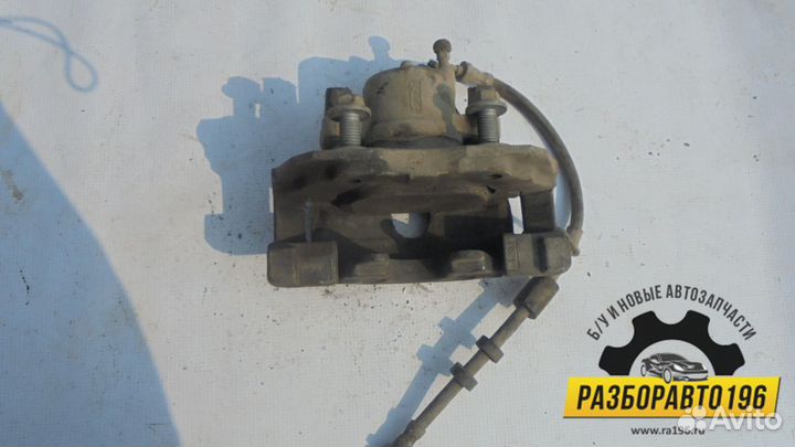 Суппорт передний правый Ford Kuga 2008-2012 (16828