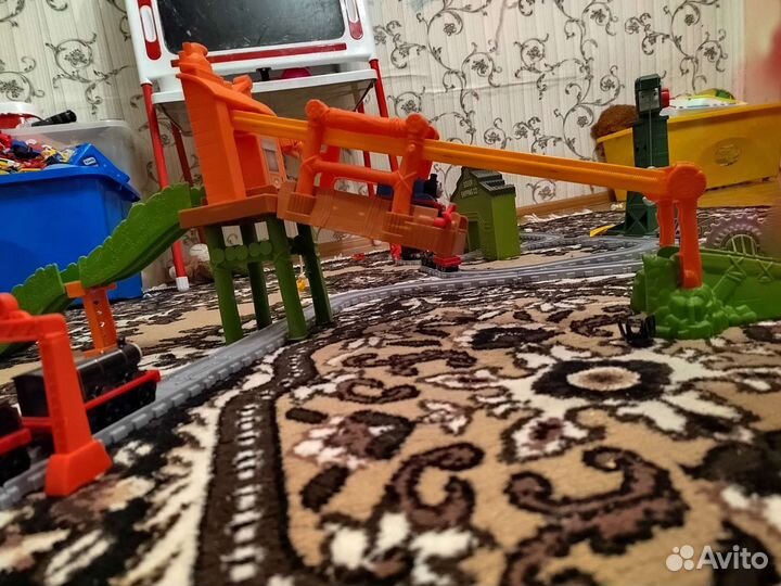 Томас и его друзья